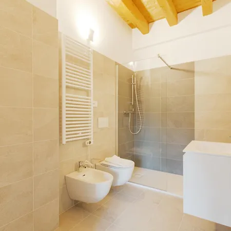 Modern Apartment In Milan With Balcony Exterior photo